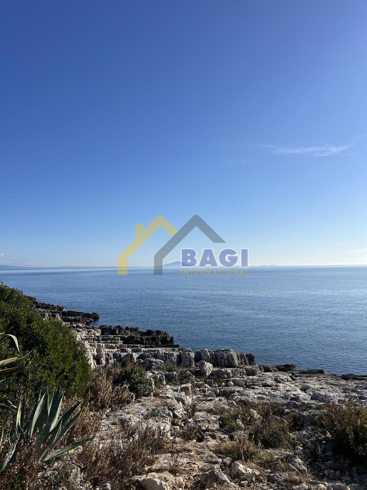 KAVRAN - terreno in prima fila dal mare