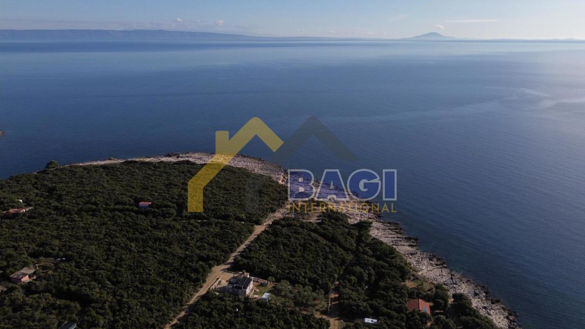 KAVRAN - terreno in prima fila dal mare