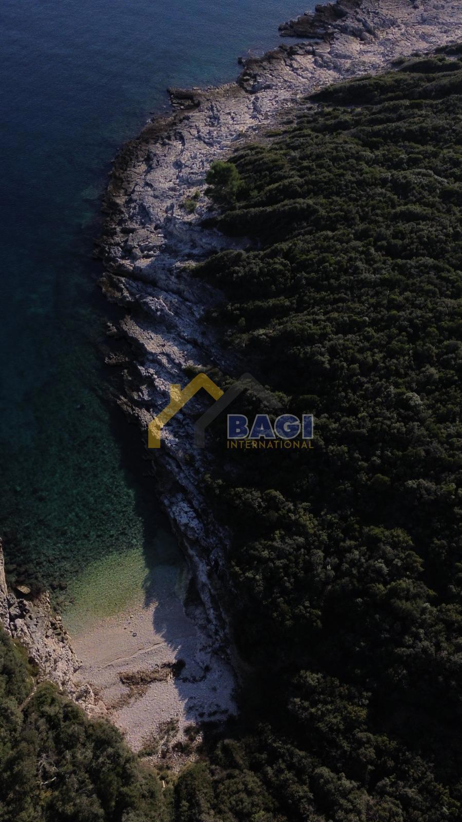 KAVRAN - terreno in prima fila dal mare