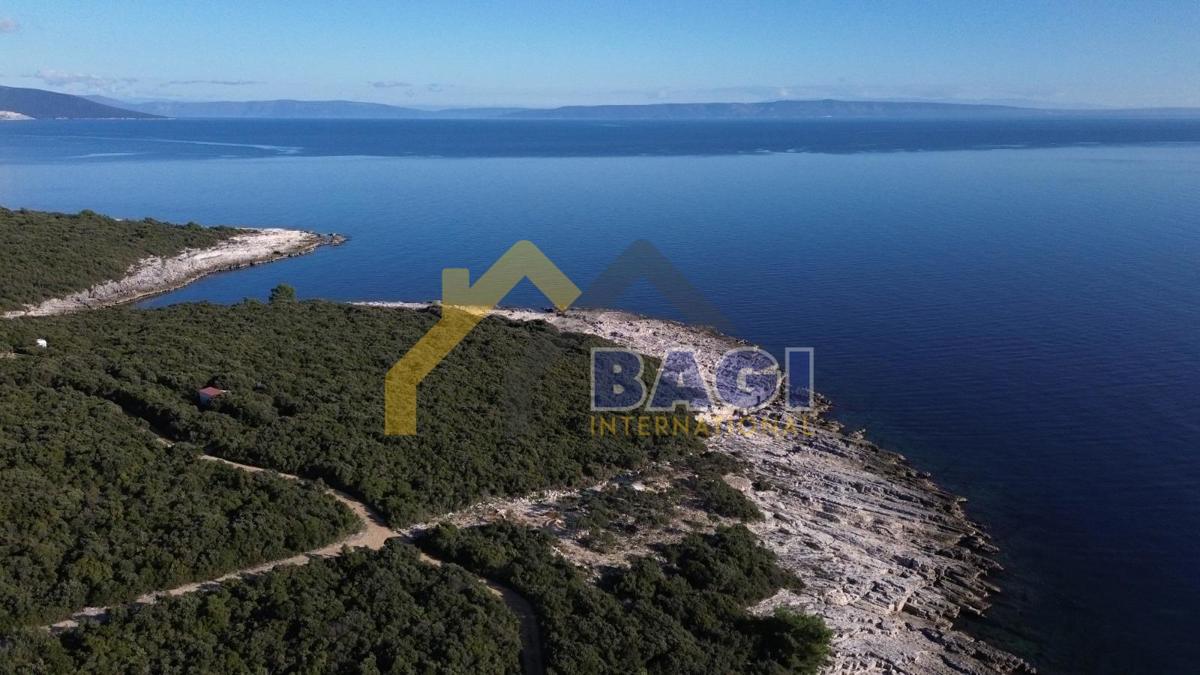 KAVRAN - terreno in prima fila dal mare