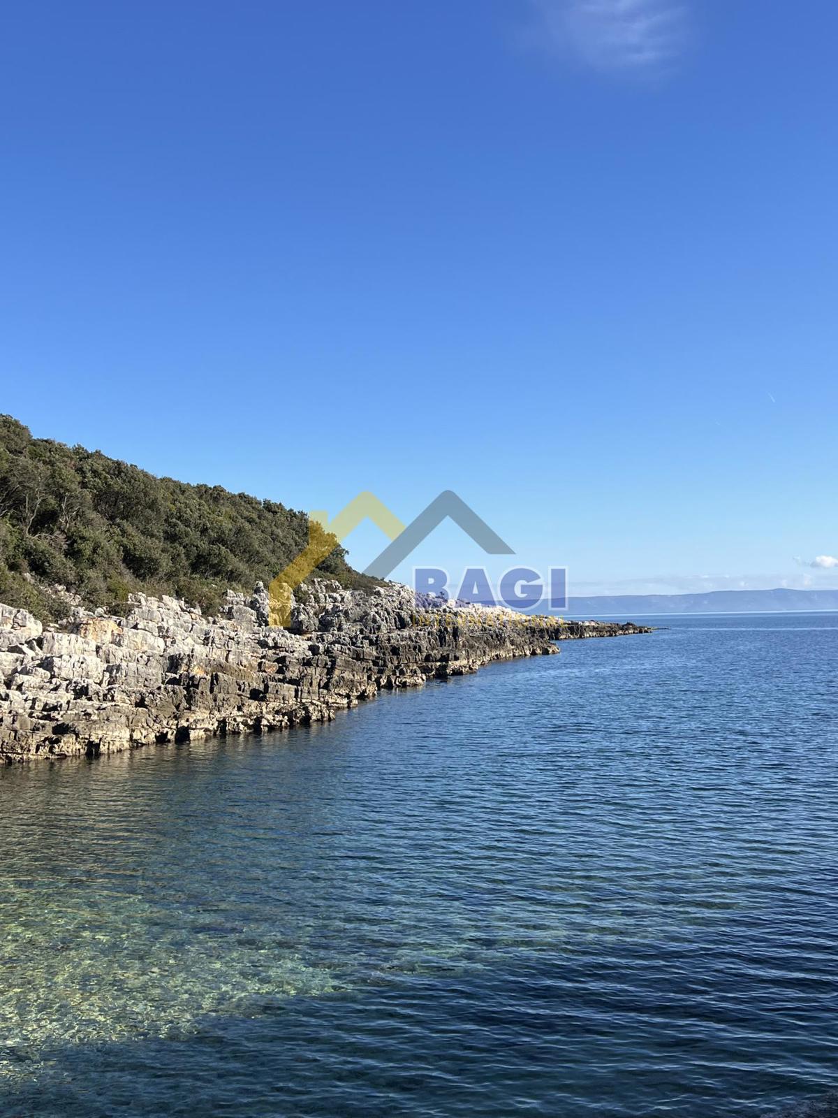 KAVRAN - terreno in prima fila dal mare