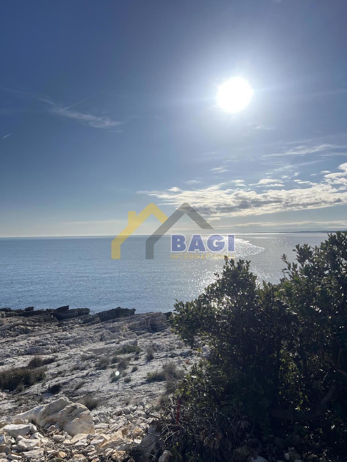 KAVRAN - terreno in prima fila dal mare