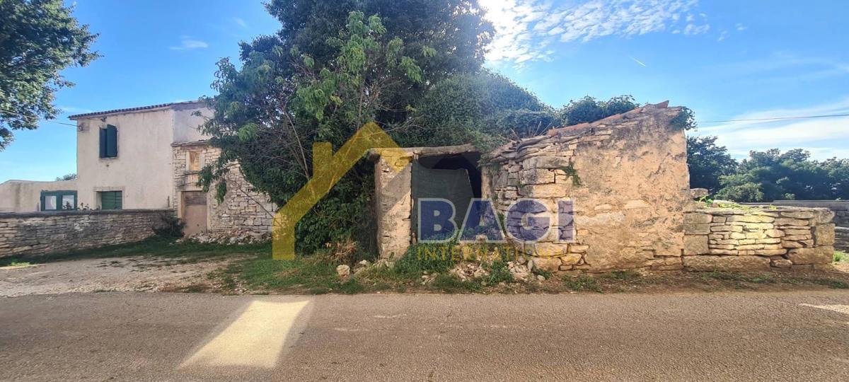 CANFANGO - casa di pietra in fila!