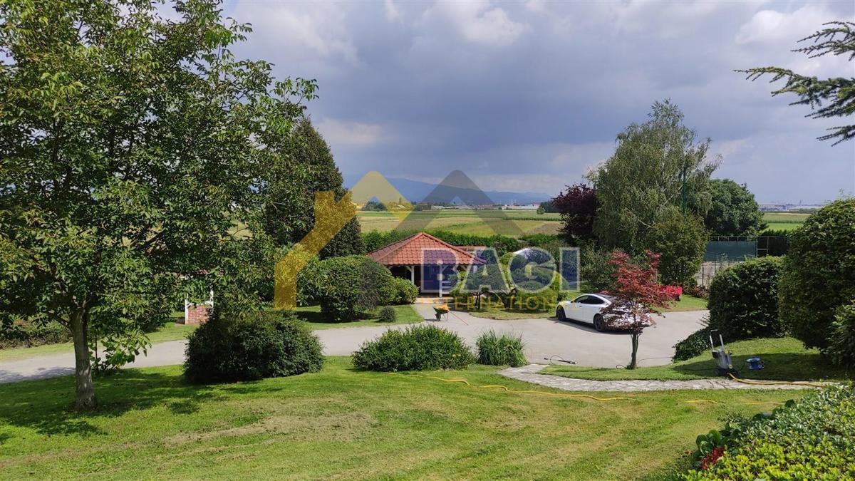 Casa Donji Stupnik, Stupnik, 580m2