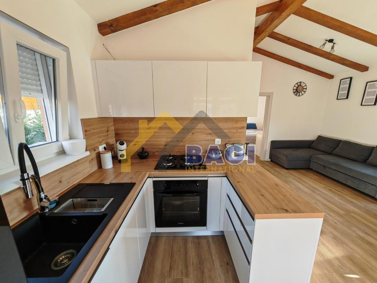 LOBORIKA PIANO TERRA 50m2+PERMESSO PER ALTRI 120m2