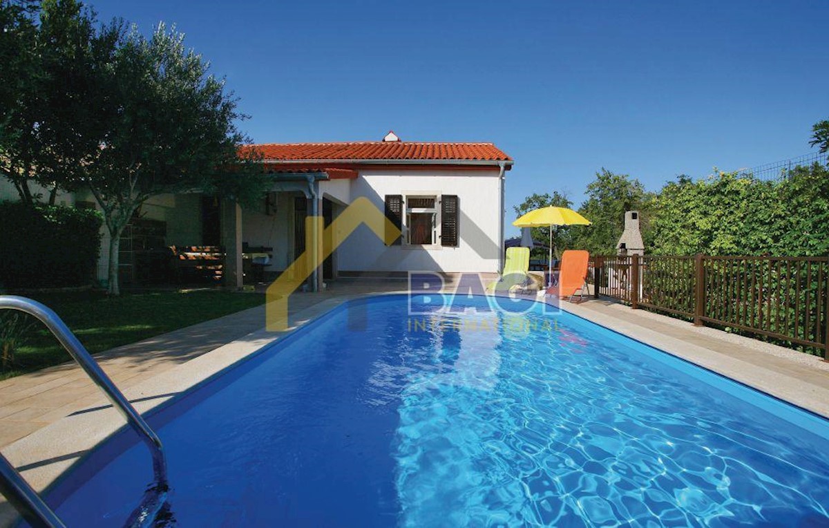 ISTRIA - PERUŠKI Casa con piscina e giardin