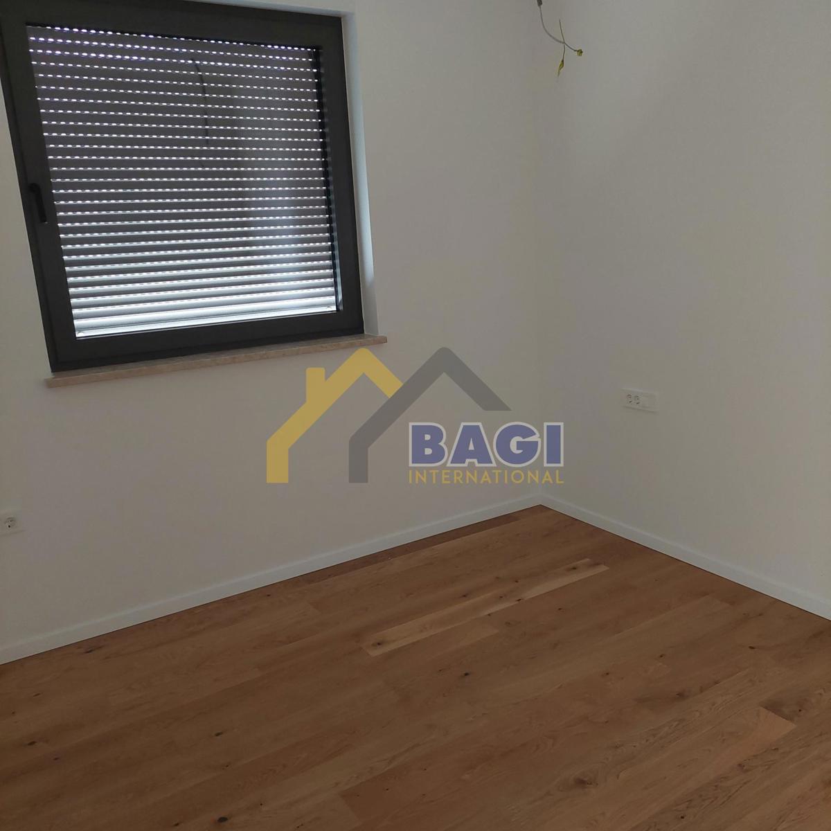 Rovigno-Appartamento-Giardino-Garage-Cortile-Parcheggio-Nuova costruzione