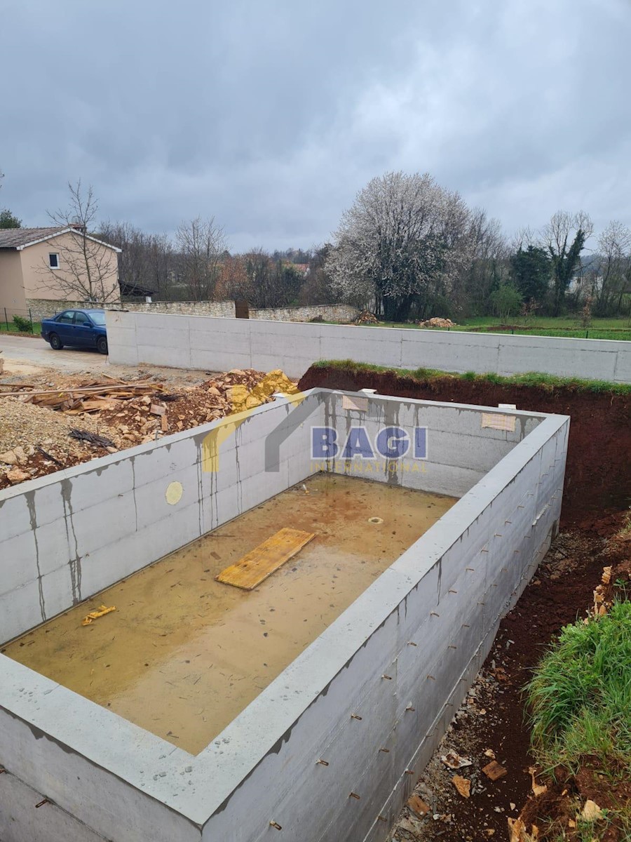 Dintorni di Gimino È iniziata la costruzione di una casa unifamiliare con piscina!