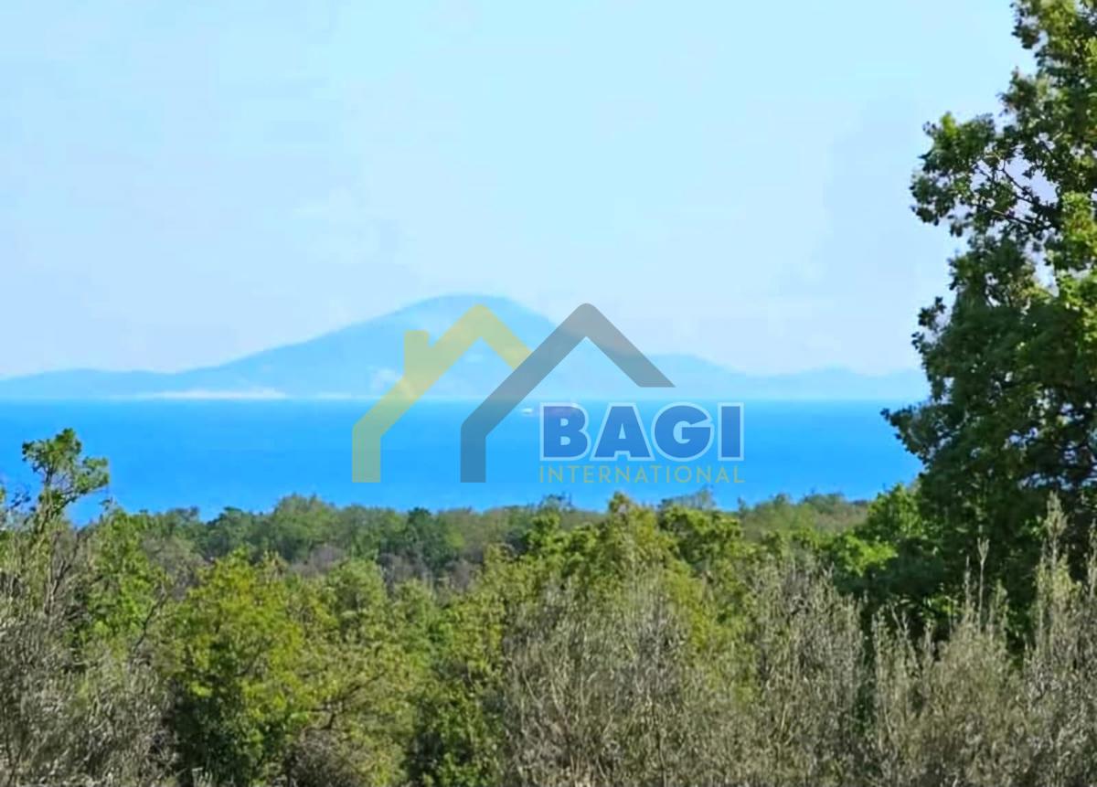 Terreno edificabile con vista mare 1071m2-Peruški