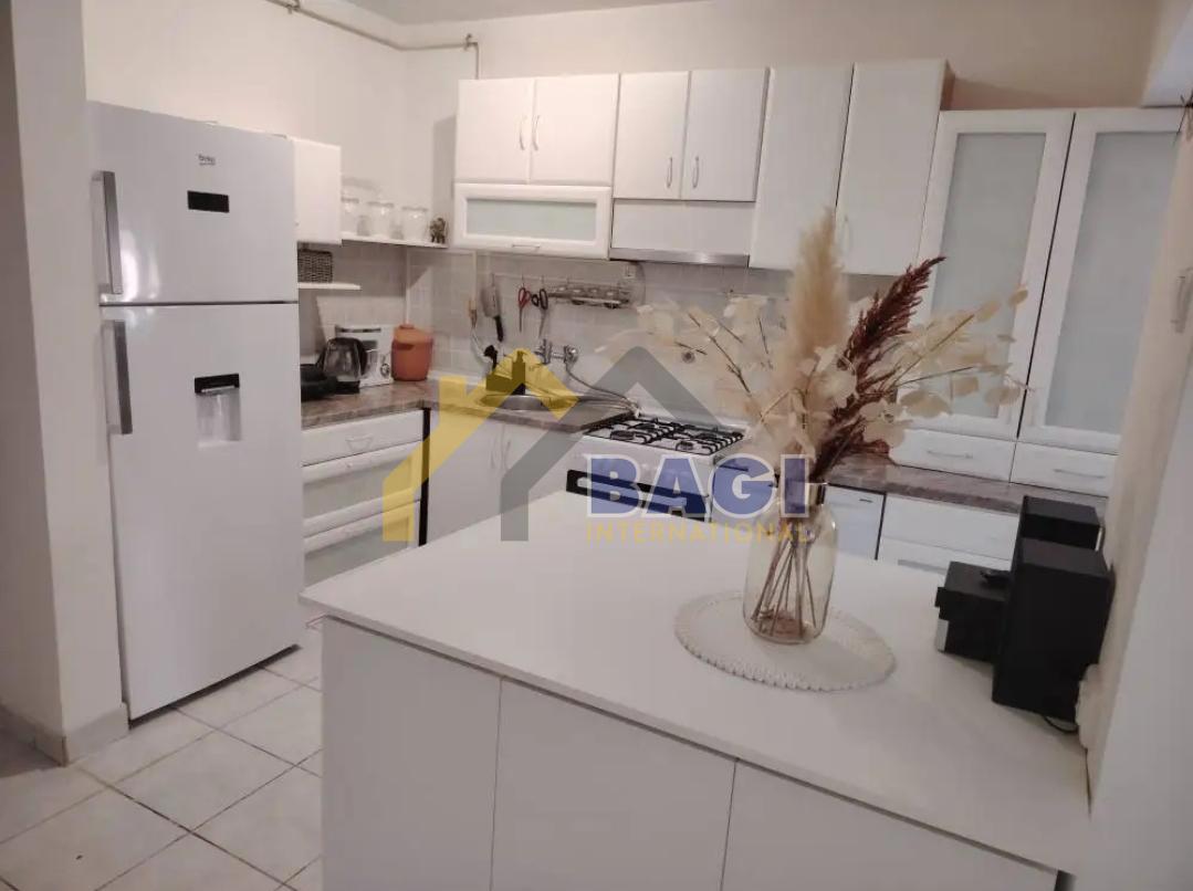 POLA SPAZIOSO APPARTAMENTO CON TRE CAMERE DA LETTO 96m2