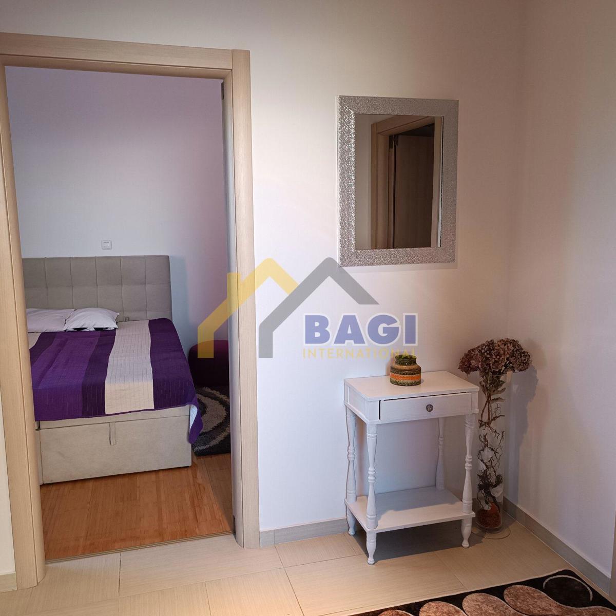 Appartamento con soppalco e due posti auto – Valbandon