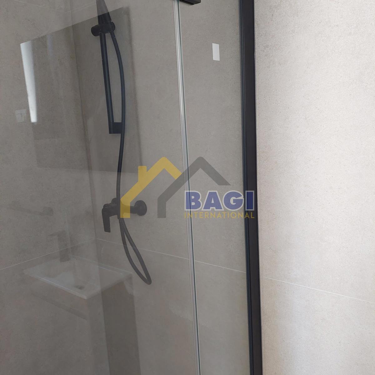 APPARTAMENTO A ROVINJ, A 500 METRI DAL MARE - 81,66 m2 - giardino 58 m2 - PARCHEGGIO