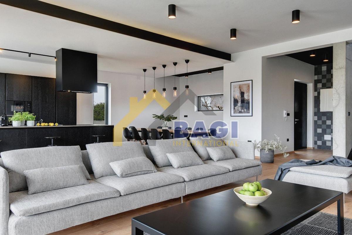 Casa Veli vrh, Pula, 470m2