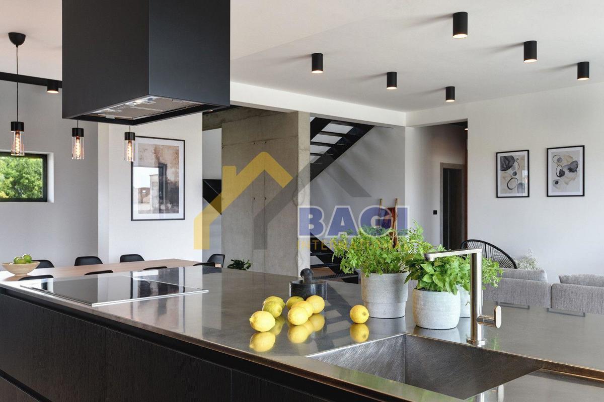 Casa Veli vrh, Pula, 470m2