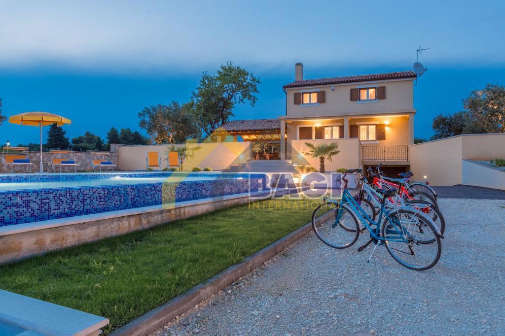 Casa Fažana, 180m2