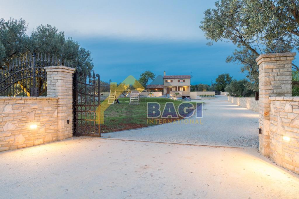 Casa Fažana, 180m2