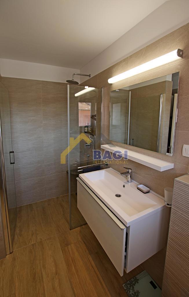 Appartamento di lusso 95m2-arredato-2 posti auto