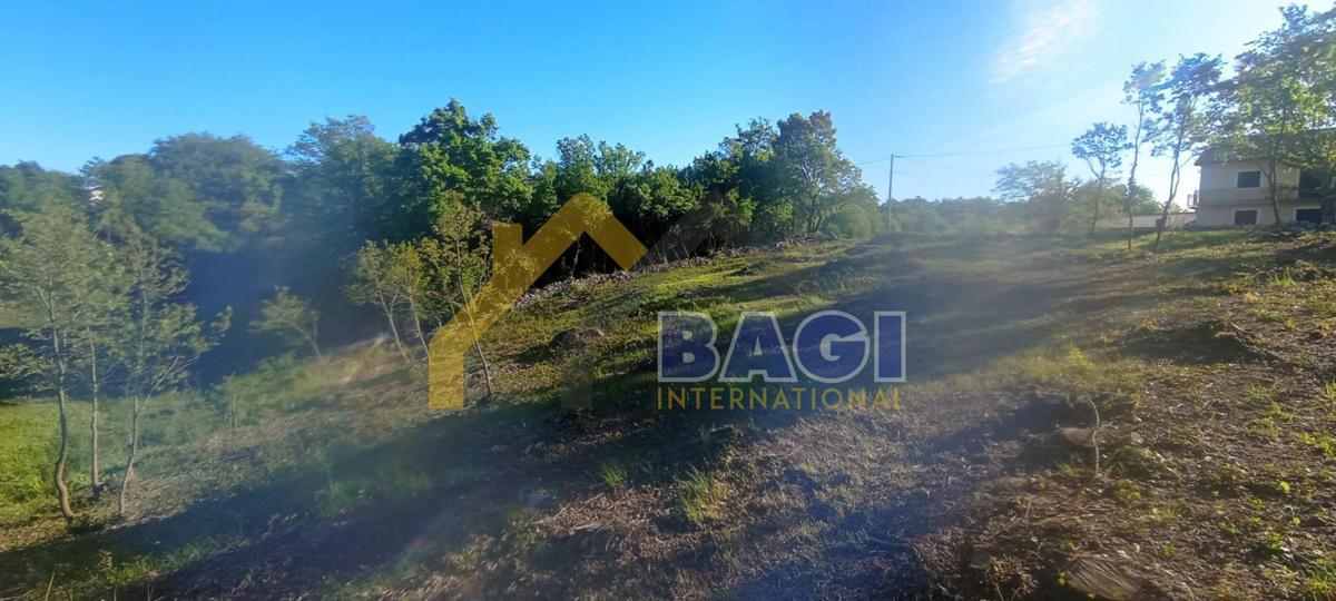 Istria - Terreno edificabile 1340m2 - Juršići