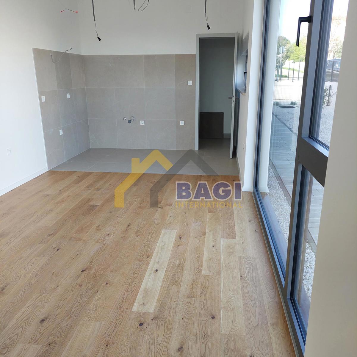 Rovigno-Appartamento-Giardino-Garage-Cortile-Parcheggio-Nuova costruzione