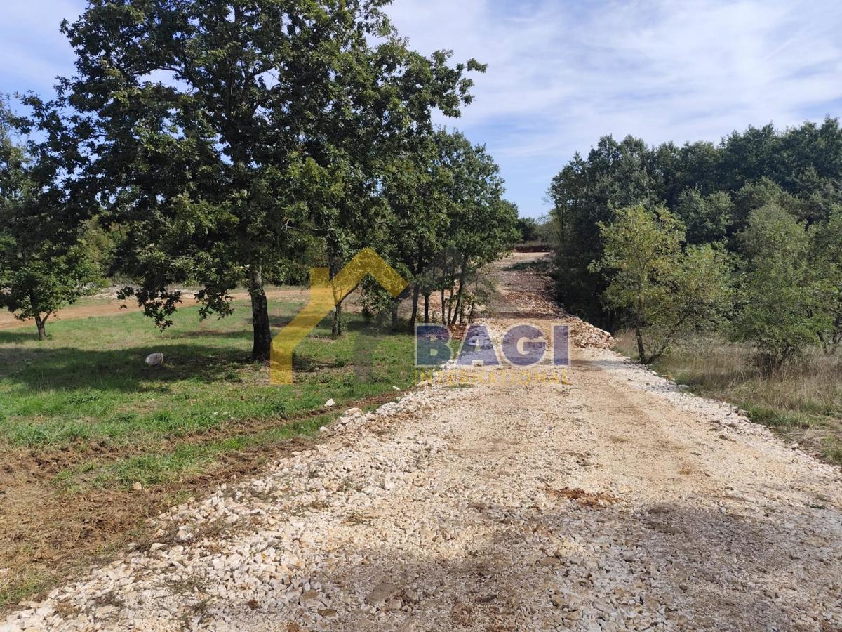 Terreno edificabile Rojnići 910m2