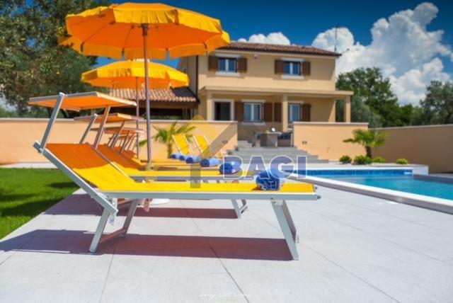 ISTRIA - FAŽANA Casa con Piscina e Ampio Giardino