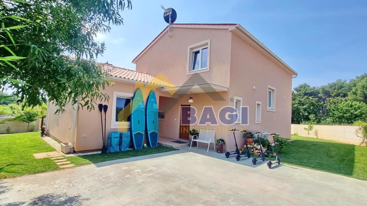 ISTRIA – POLA Casa con piscina e giardino