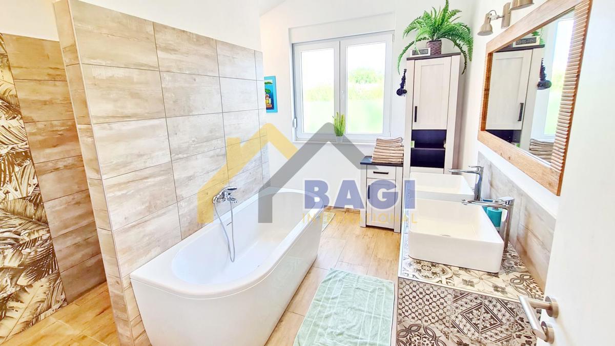 ISTRIA – POLA Casa con piscina e giardino