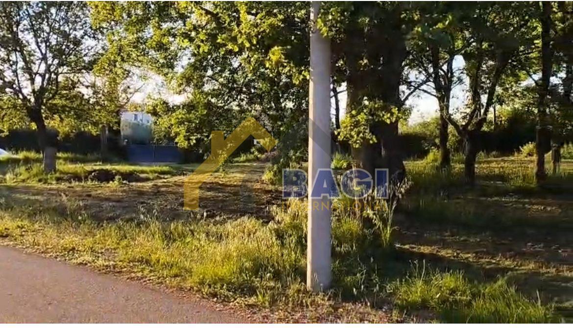 TERRENO EDIFICABILE NEI DINTORNI DI PARENZO CON PERMESSO DI COSTRUZIONE