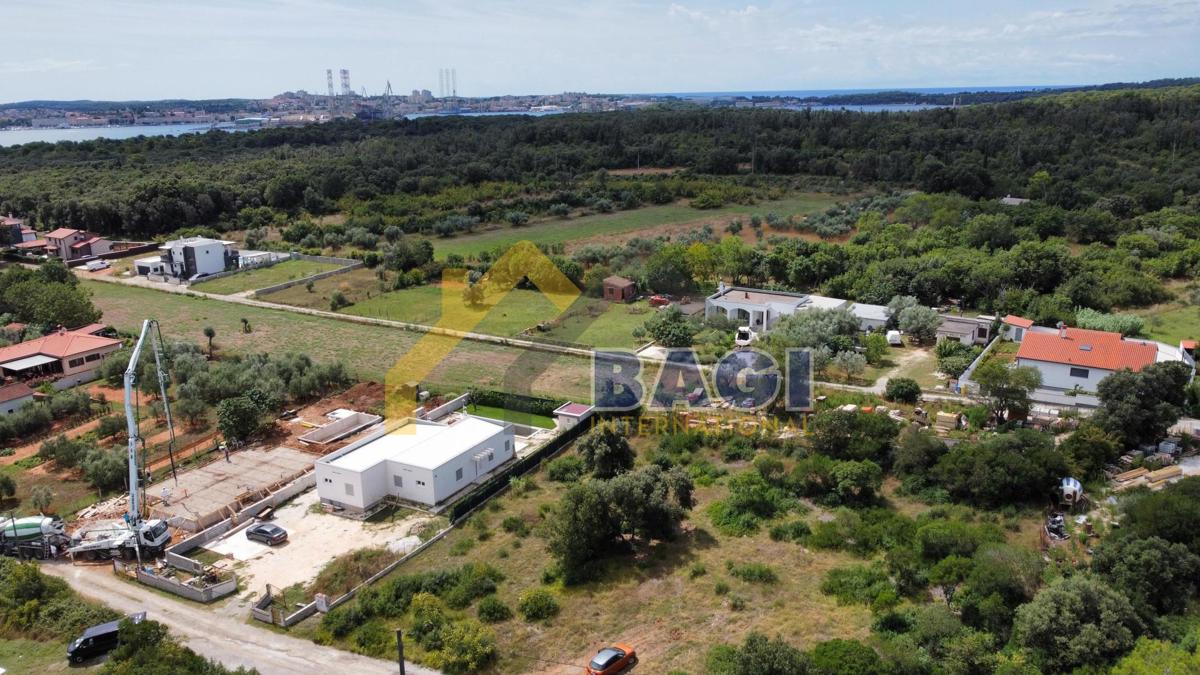 ŠTINJAN - terreno edificabile pronto per la costruzione!