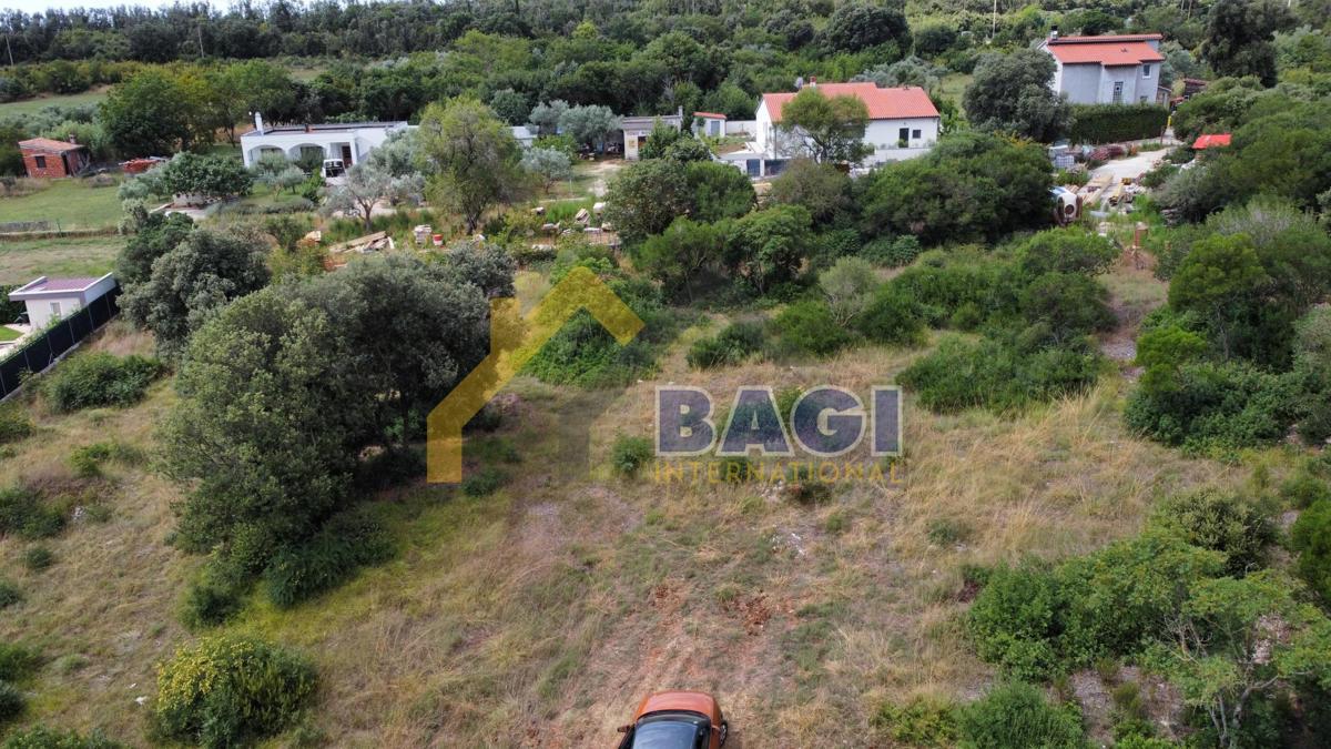 ŠTINJAN - terreno edificabile pronto per la costruzione!