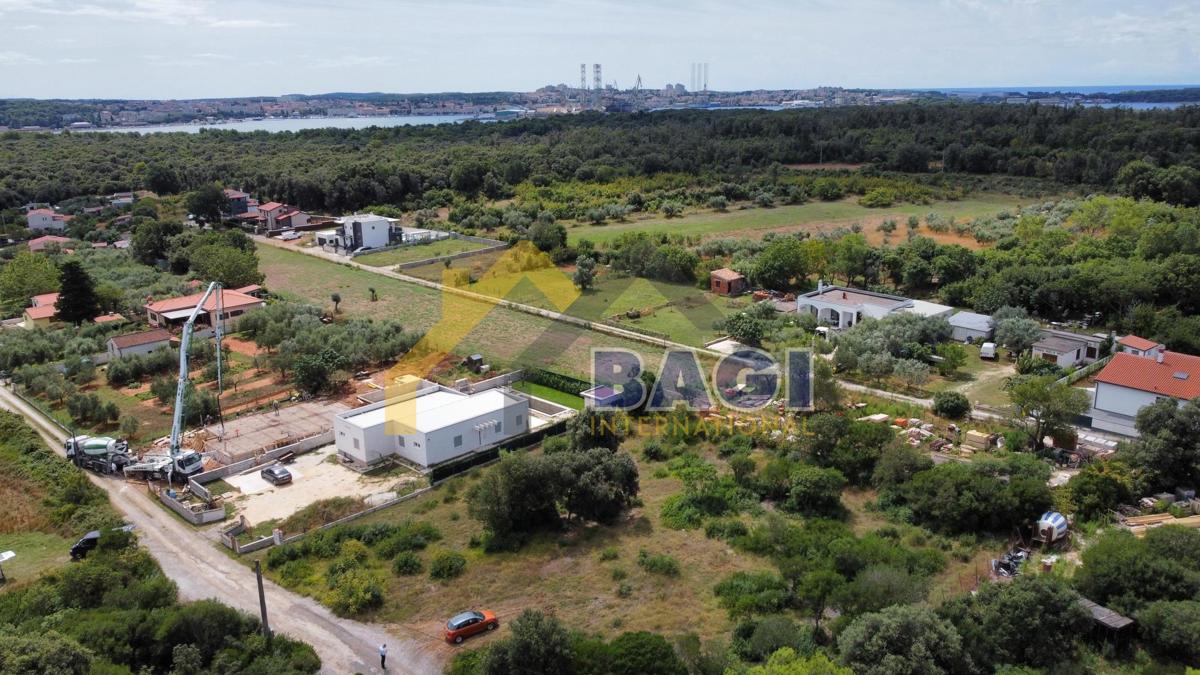 ŠTINJAN - terreno edificabile pronto per la costruzione!