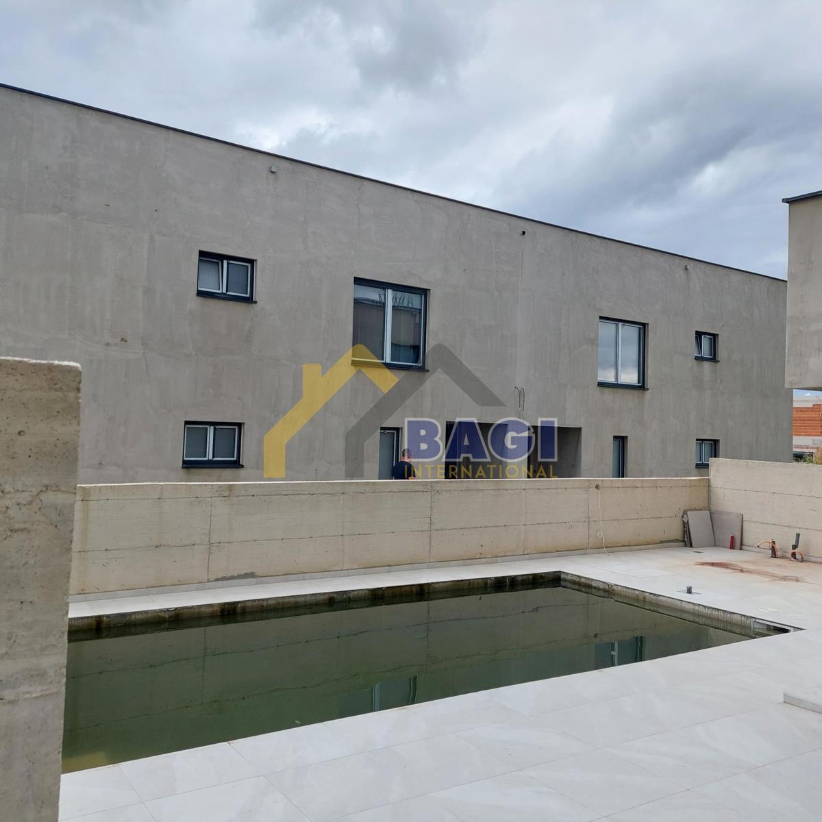 ESCLUSIVO - Ville duplex di lusso con piscine e vista mare