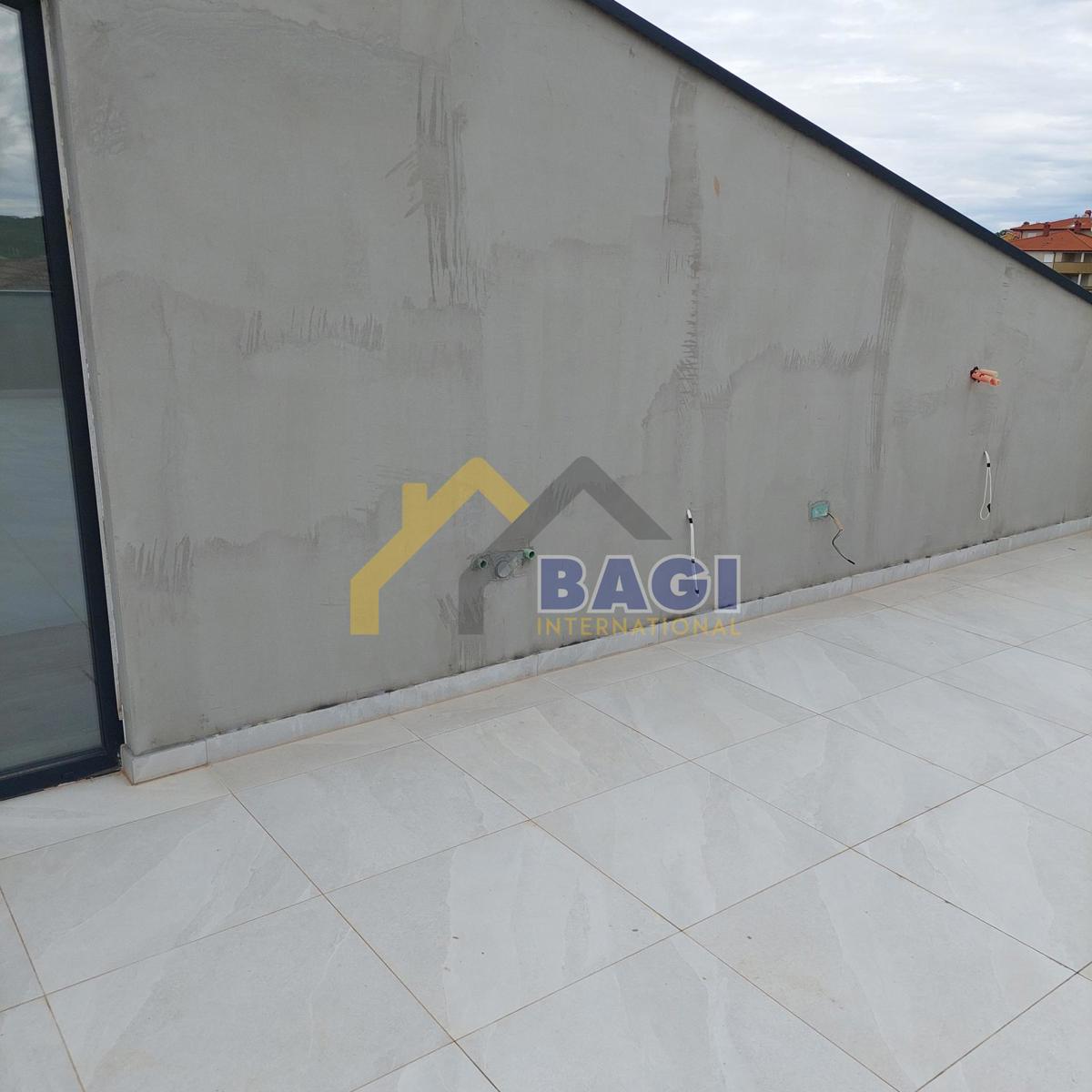 ESCLUSIVO - Ville duplex di lusso con piscine e vista mare