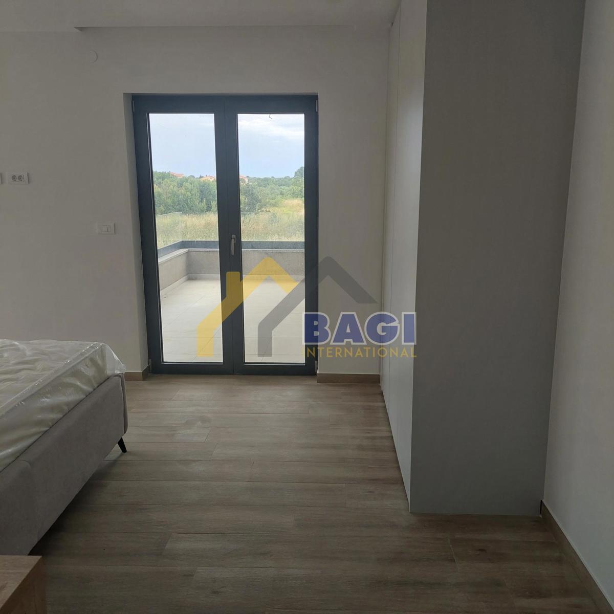 ESCLUSIVO - Ville duplex di lusso con piscine e vista mare