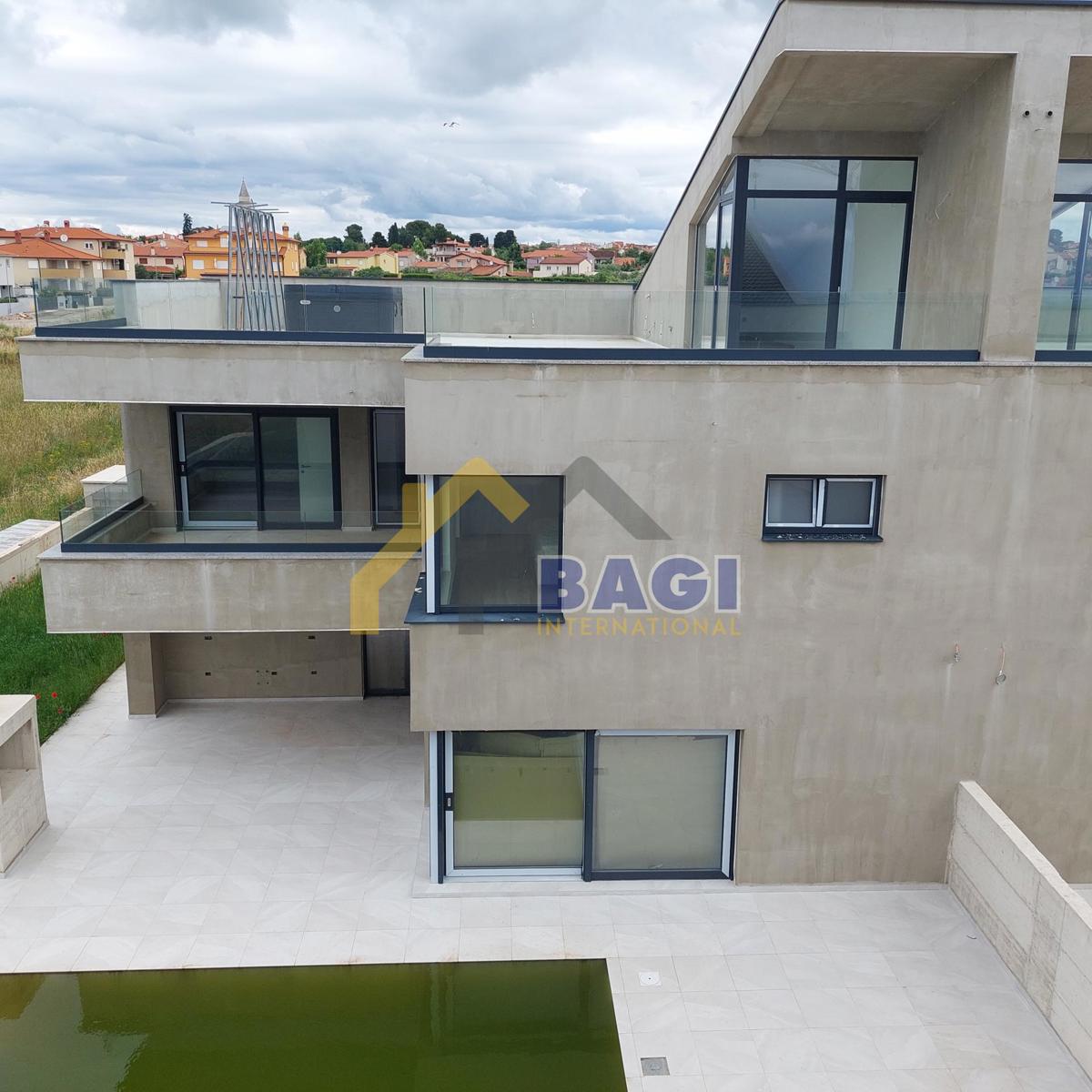 ESCLUSIVO - Ville duplex di lusso con piscine e vista mare