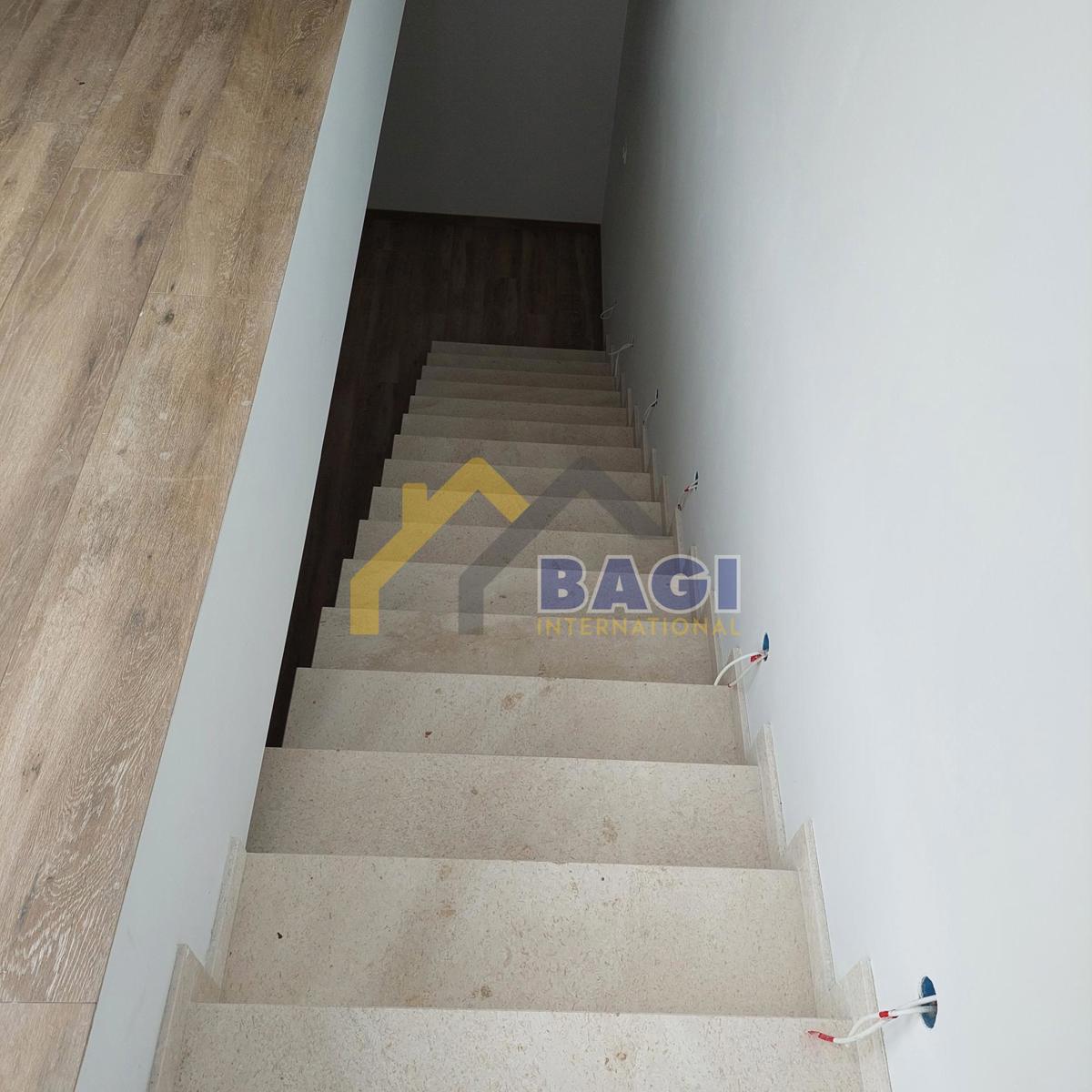 ESCLUSIVO - Ville duplex di lusso con piscine e vista mare