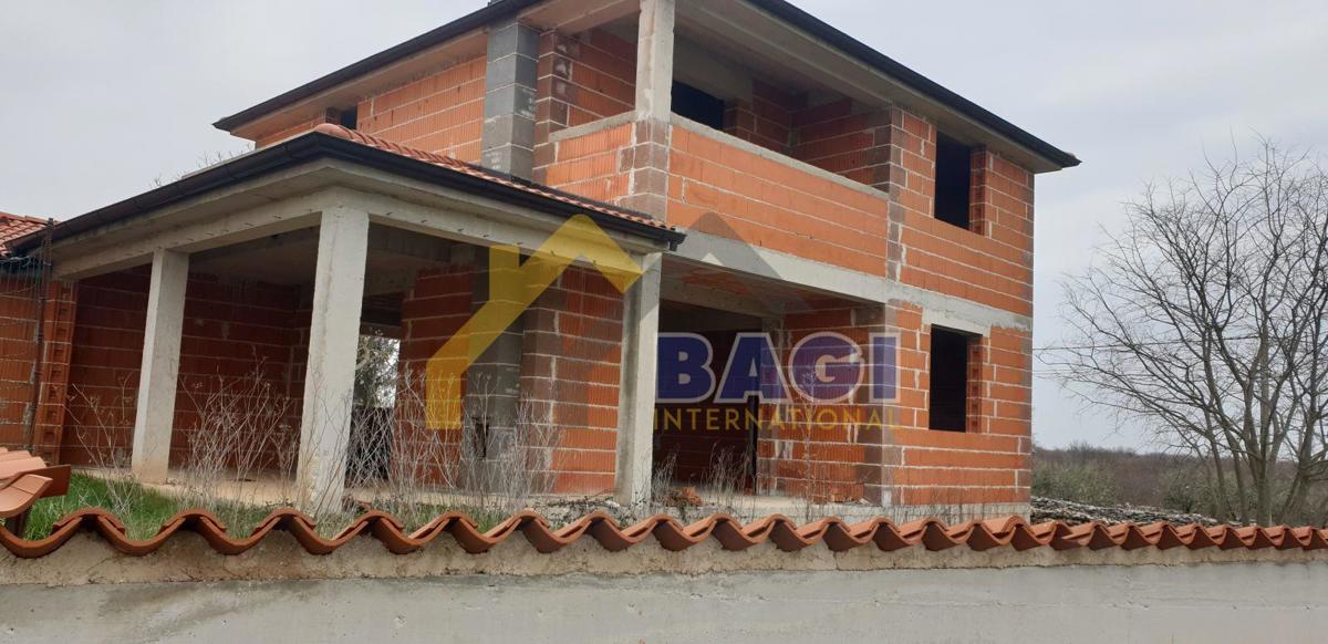 ISTRA - MARČANA Casa in fase ROH BAU