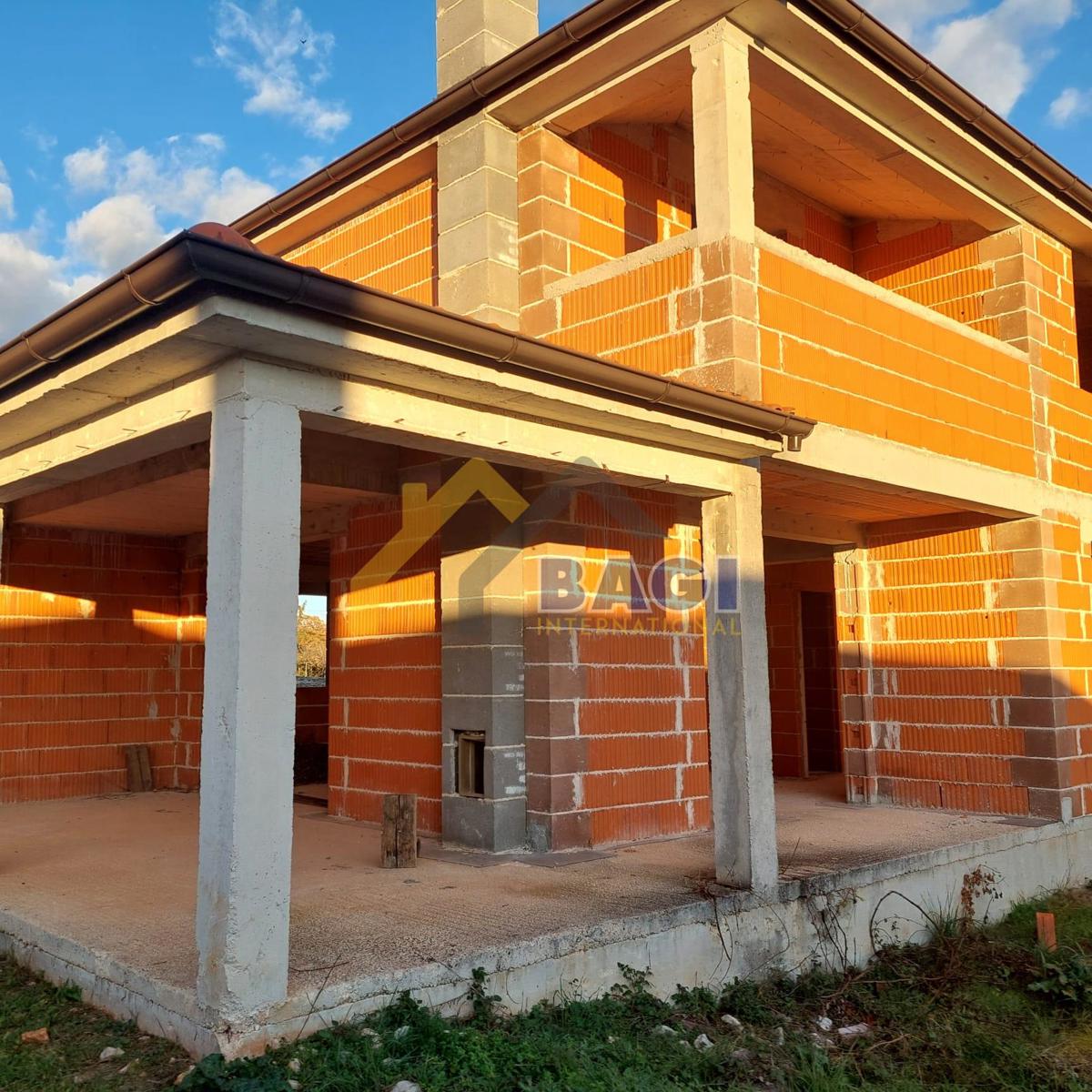 ISTRA - MARČANA Casa in fase ROH BAU