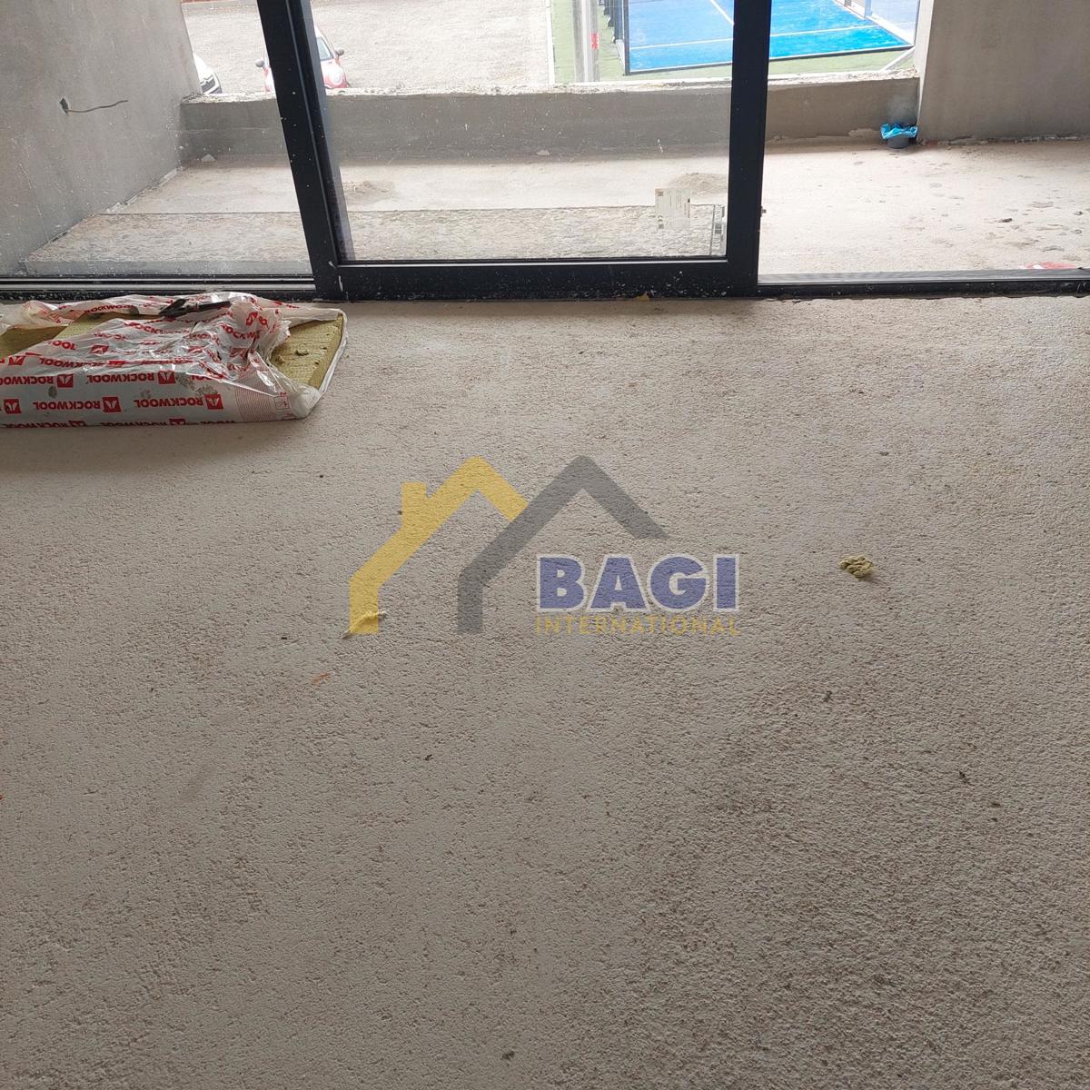 Pula Veli vrh-appartamento 86,50m2-ascensore-garage-vicino al mare