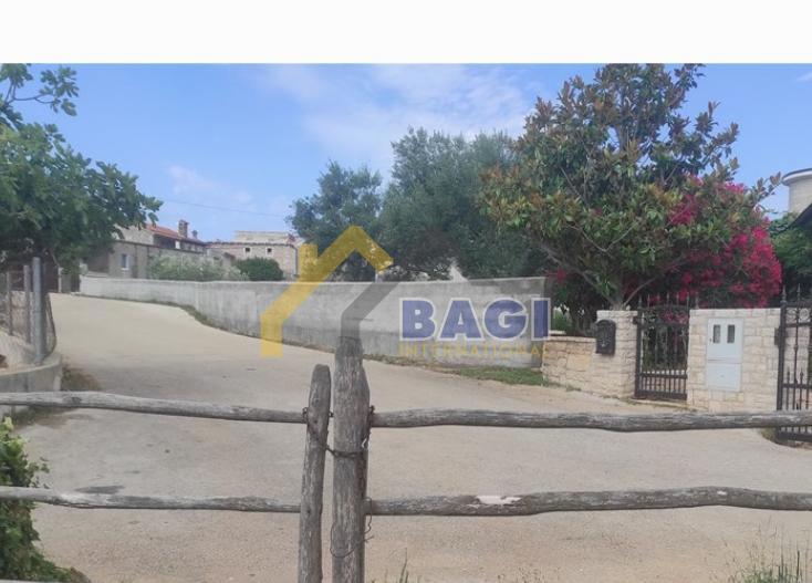 TOP Terreno edificabile 1410m2 con vista mare