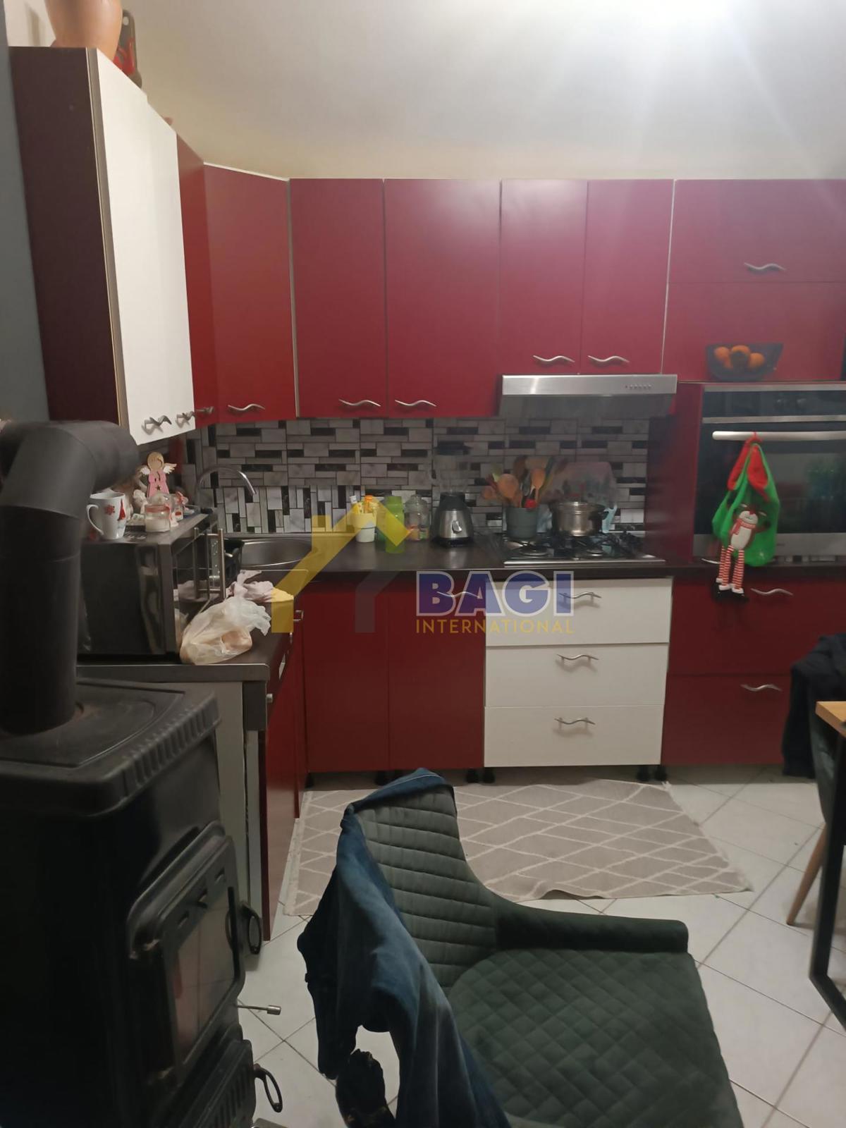 ISTRIA - LOBORIKA Casa con giardino e costruzione legalizzata