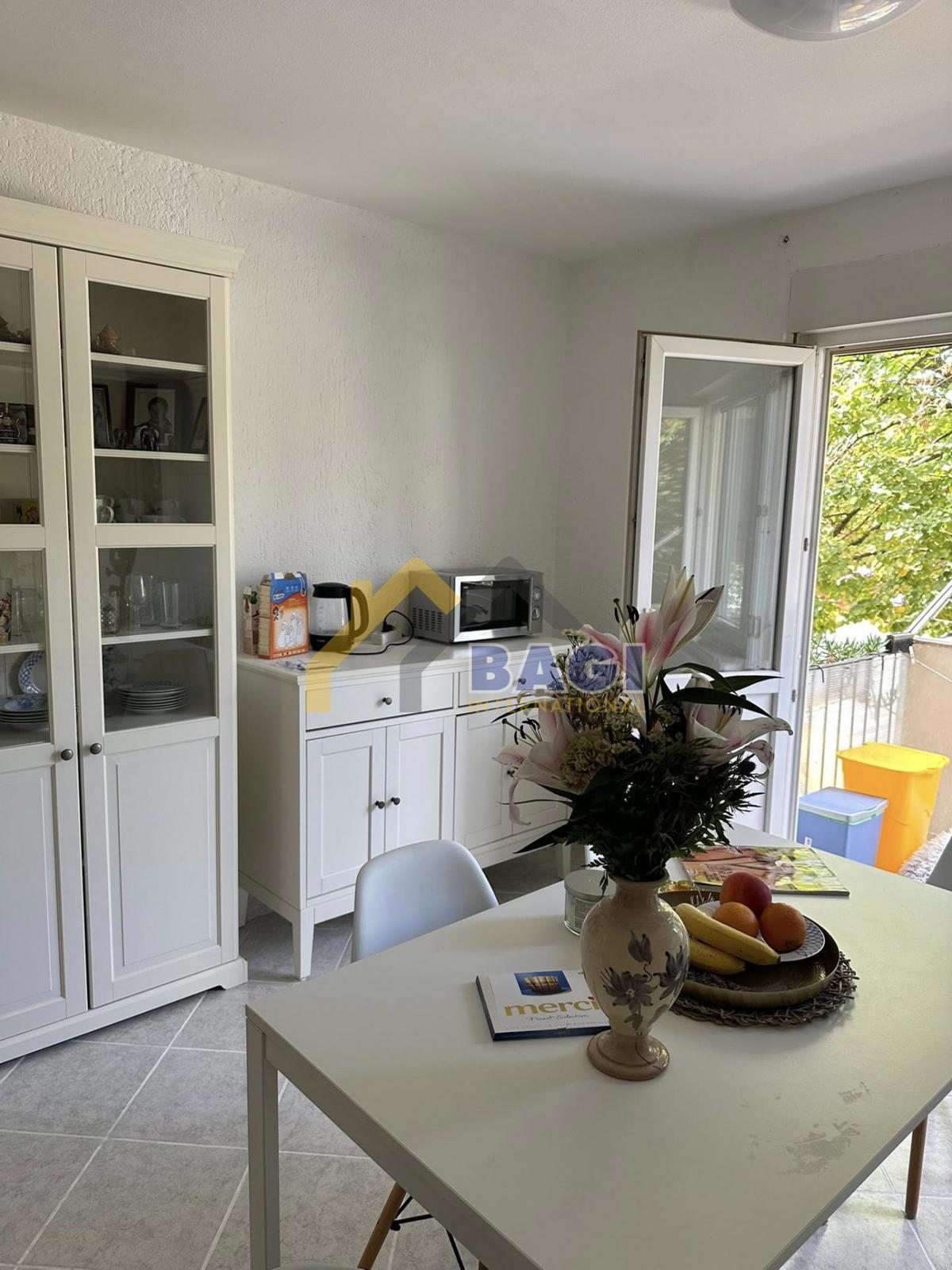 ISTRIA - POLA Appartamento in ottima posizione, al 1° piano