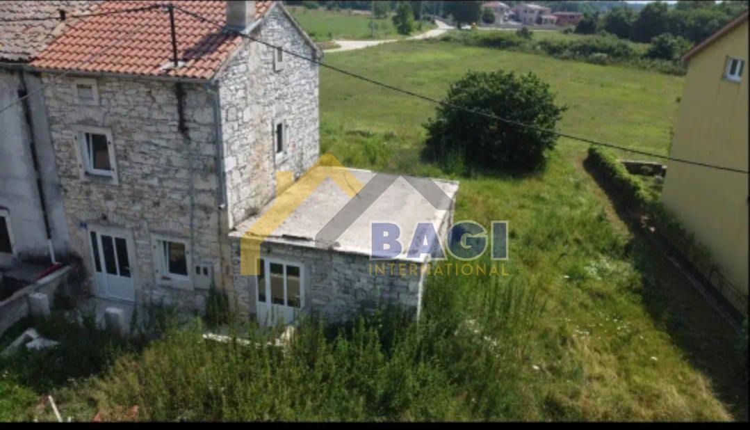 Vecchia casa in pietra d'Istria su un terreno di 493 m2