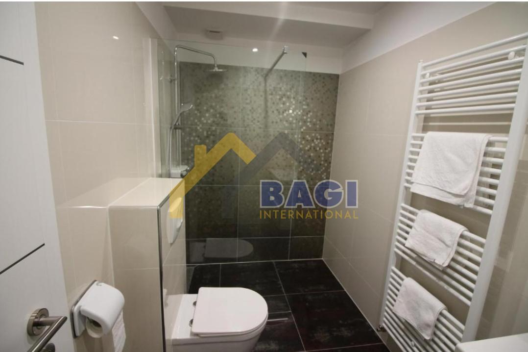 POLA-VILLA CON 8 APPARTAMENTI A 200m DAL MARE CON VISTA