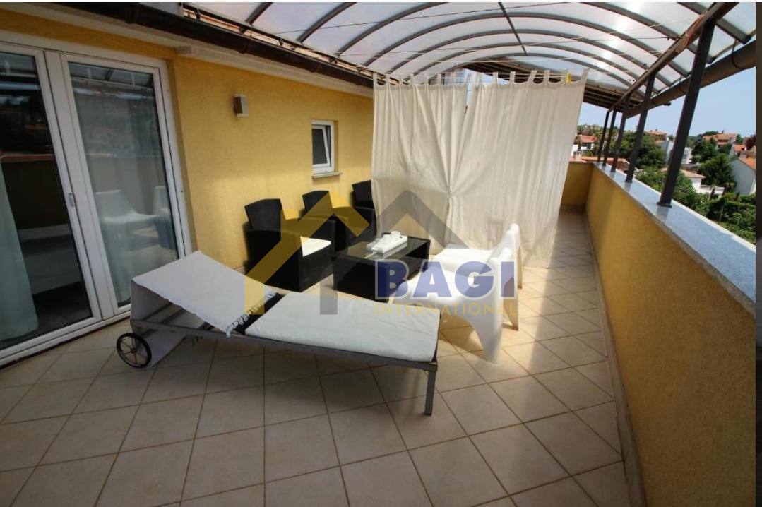 POLA-VILLA CON 8 APPARTAMENTI A 200m DAL MARE CON VISTA