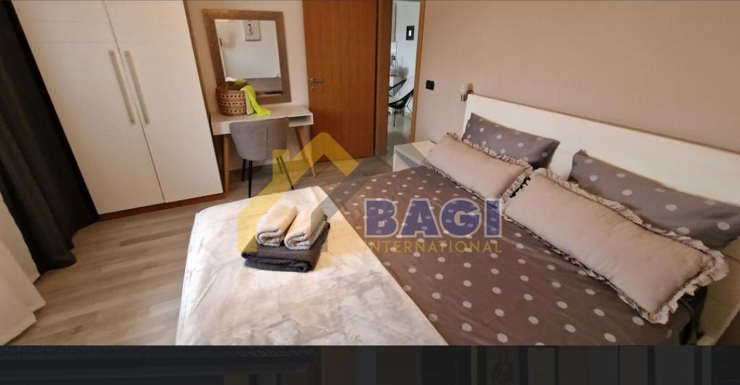 POLA-VILLA CON 8 APPARTAMENTI A 200m DAL MARE CON VISTA