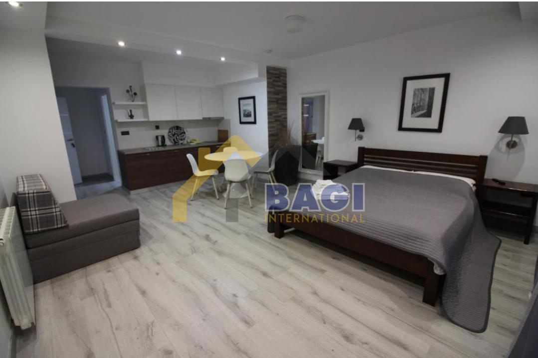 POLA-VILLA CON 8 APPARTAMENTI A 200m DAL MARE CON VISTA