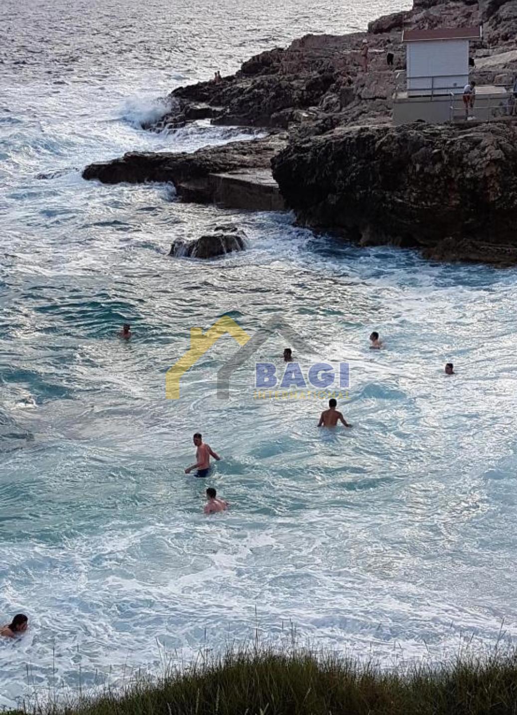 POLA-VILLA CON 8 APPARTAMENTI A 200m DAL MARE CON VISTA