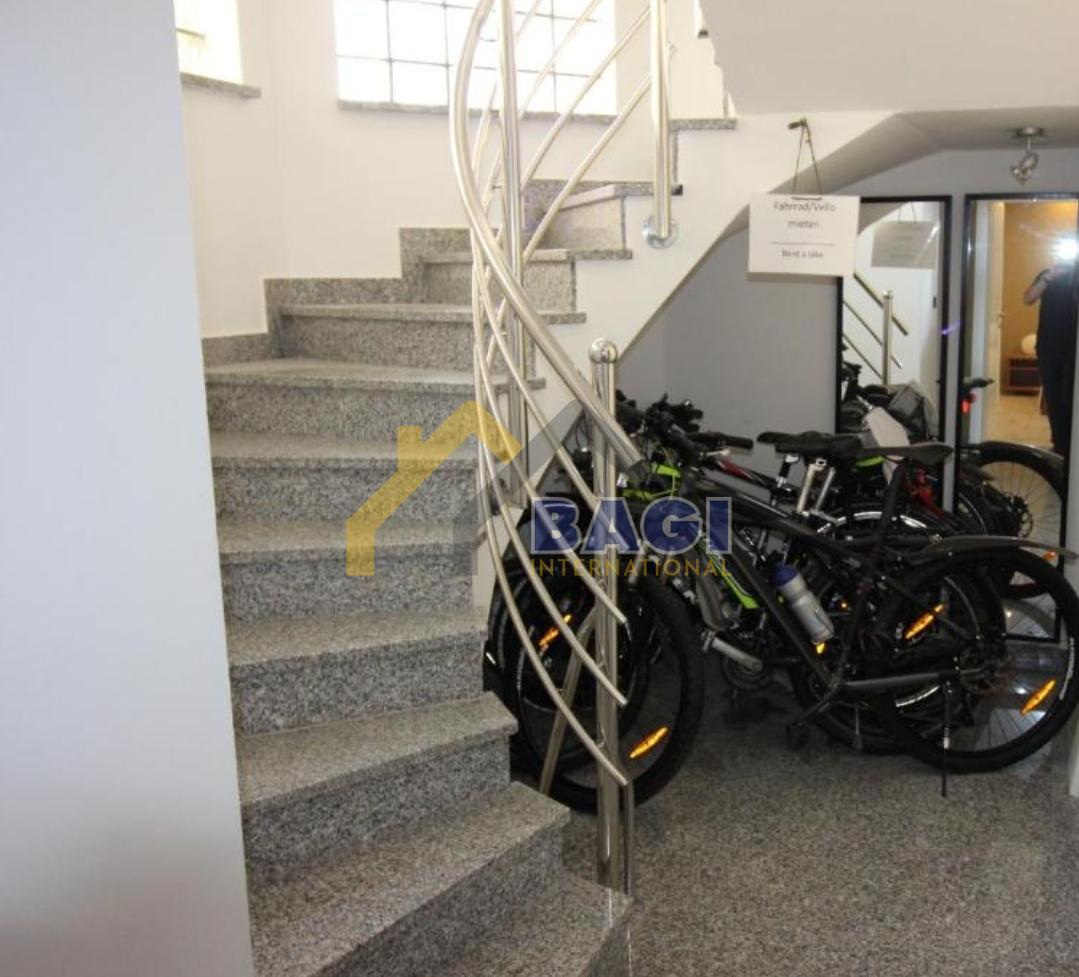 POLA-VILLA CON 8 APPARTAMENTI A 200m DAL MARE CON VISTA