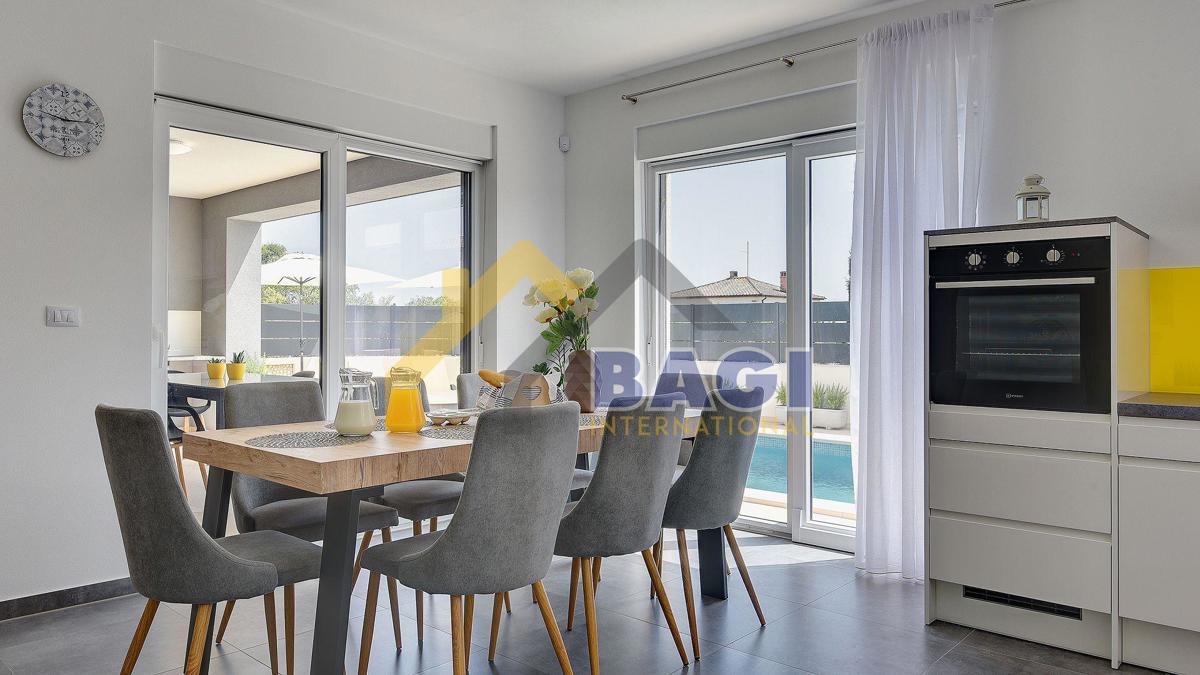 Lussuosa nuova costruzione con piscina! A soli 10 minuti da Pola